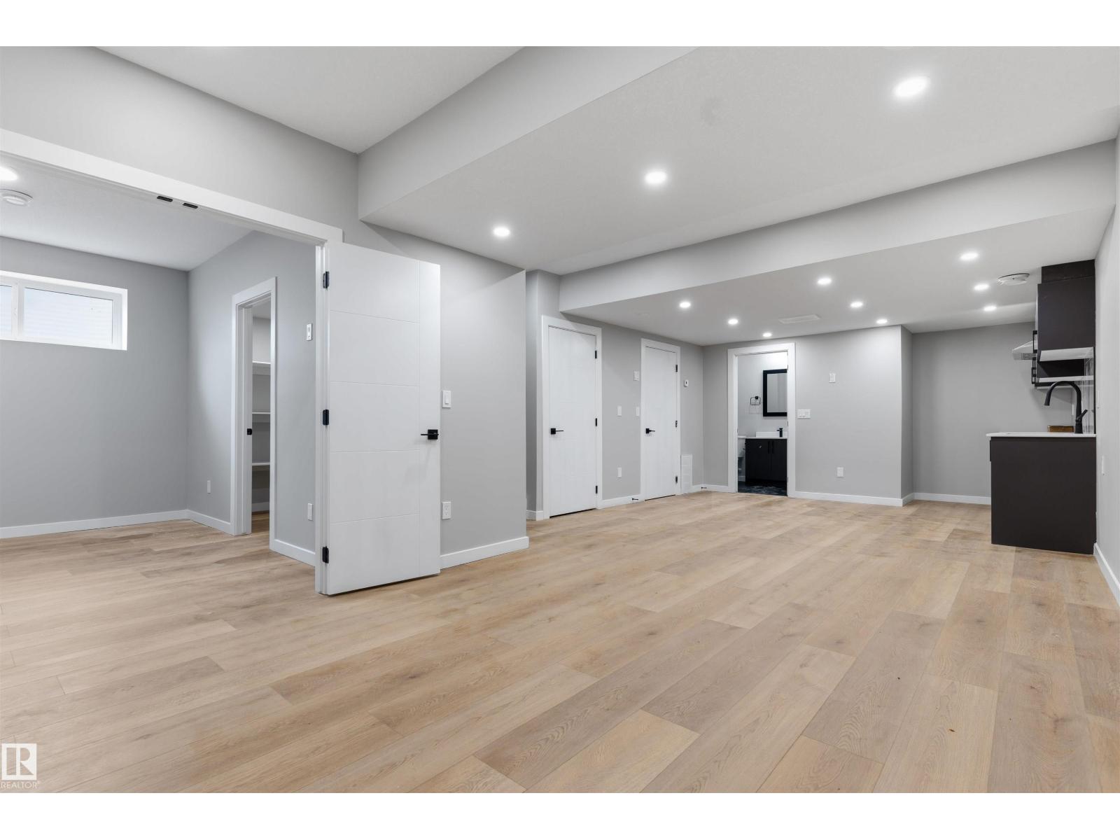 22328 88 Av Nw Property Photo 36