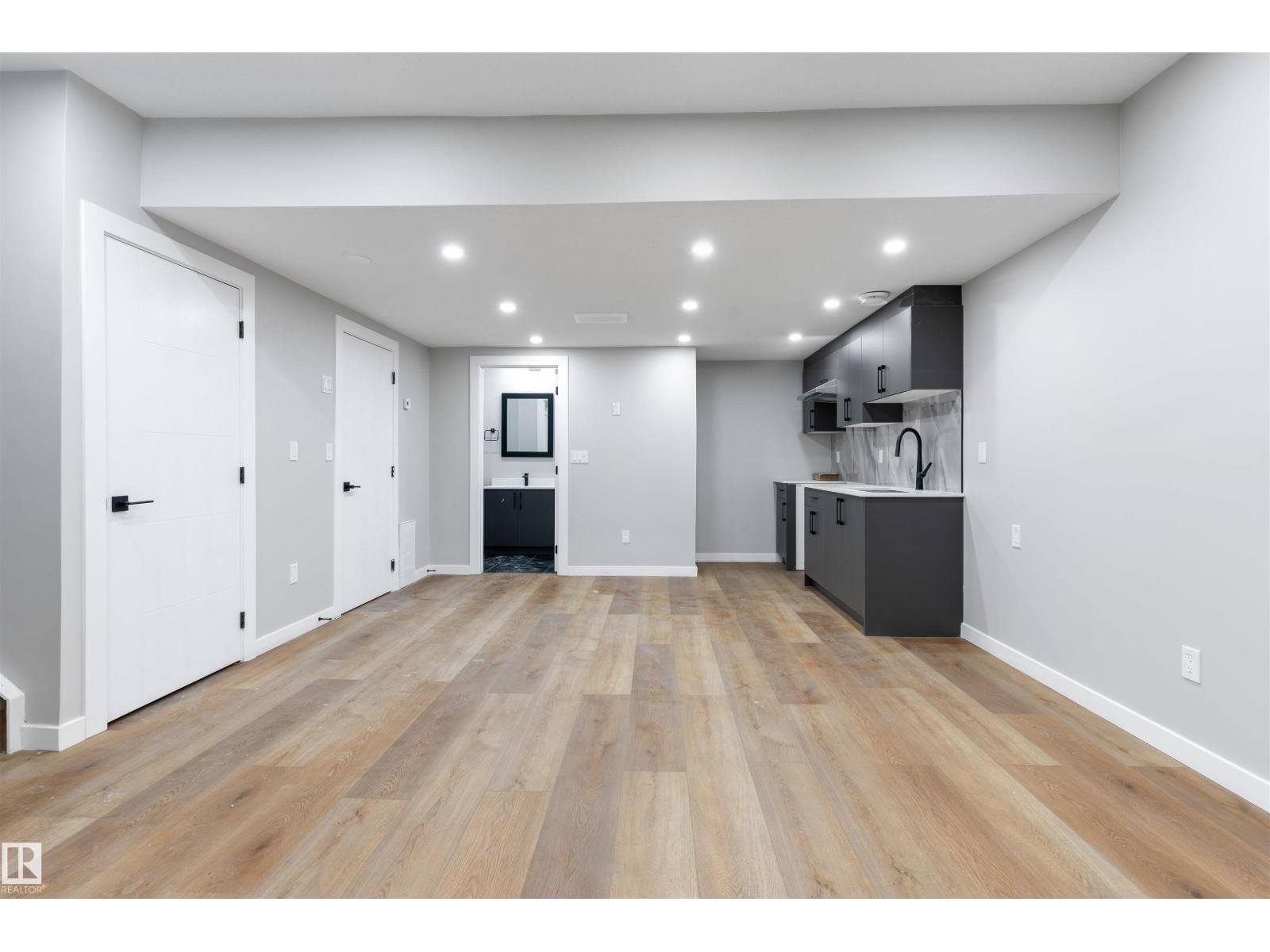 22328 88 Av Nw Property Photo 37