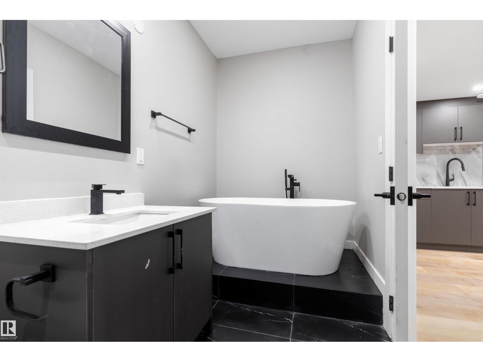 22328 88 Av Nw Property Photo 39