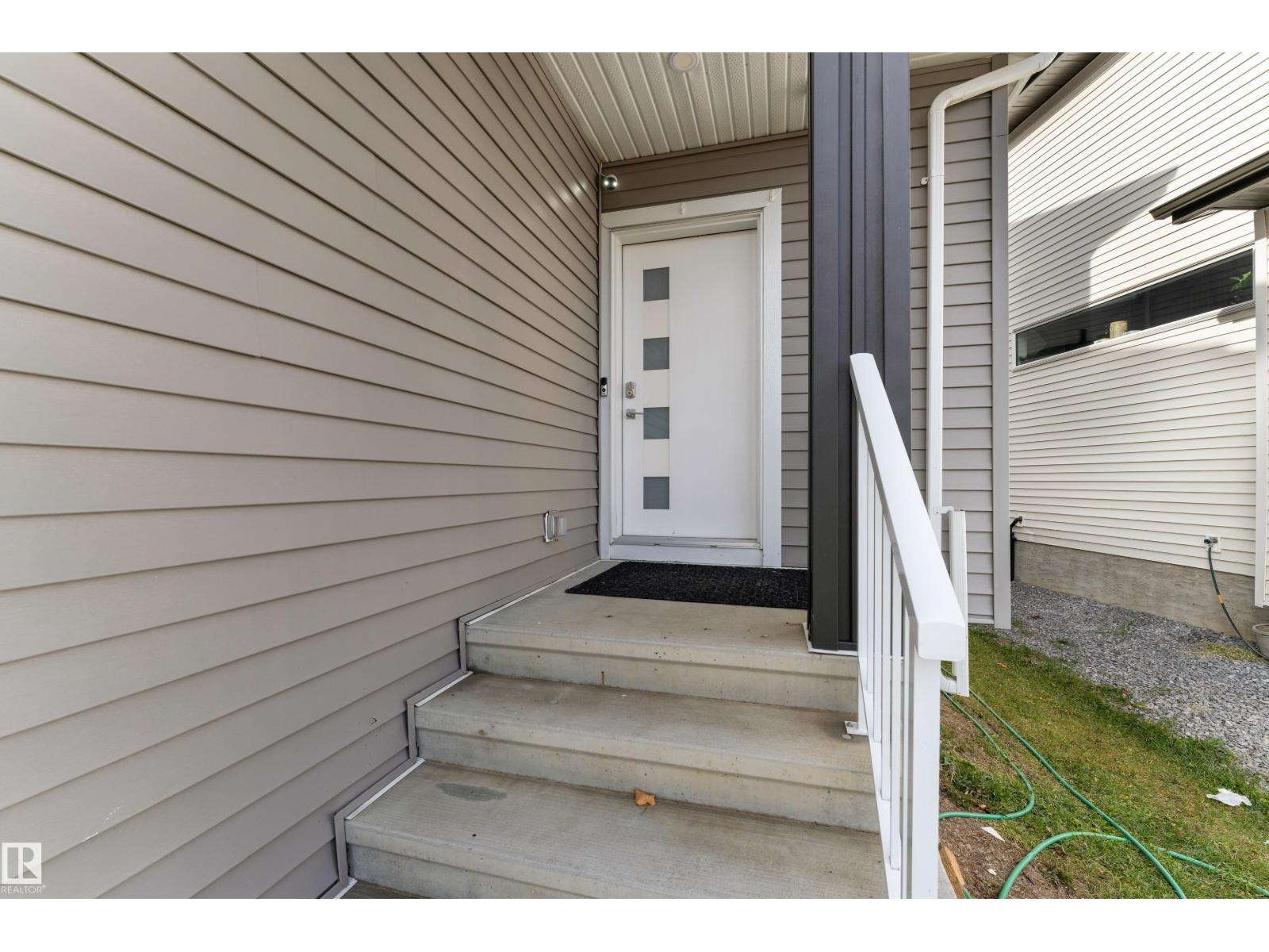 1360 20 St Nw Property Photo 3