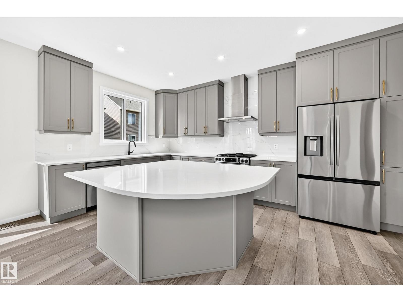 1516 205 St Nw Property Photo 5