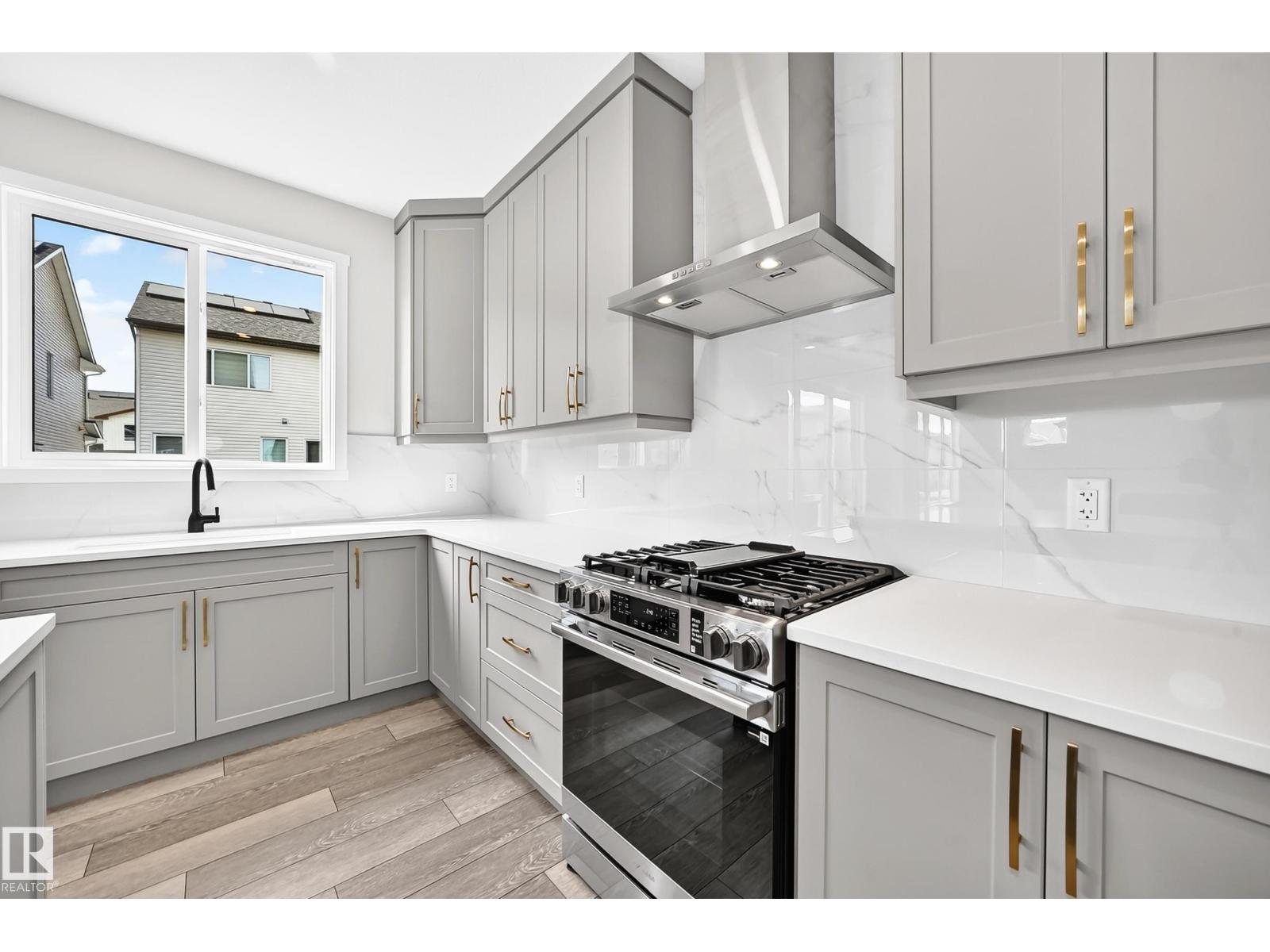 1516 205 St Nw Property Photo 6