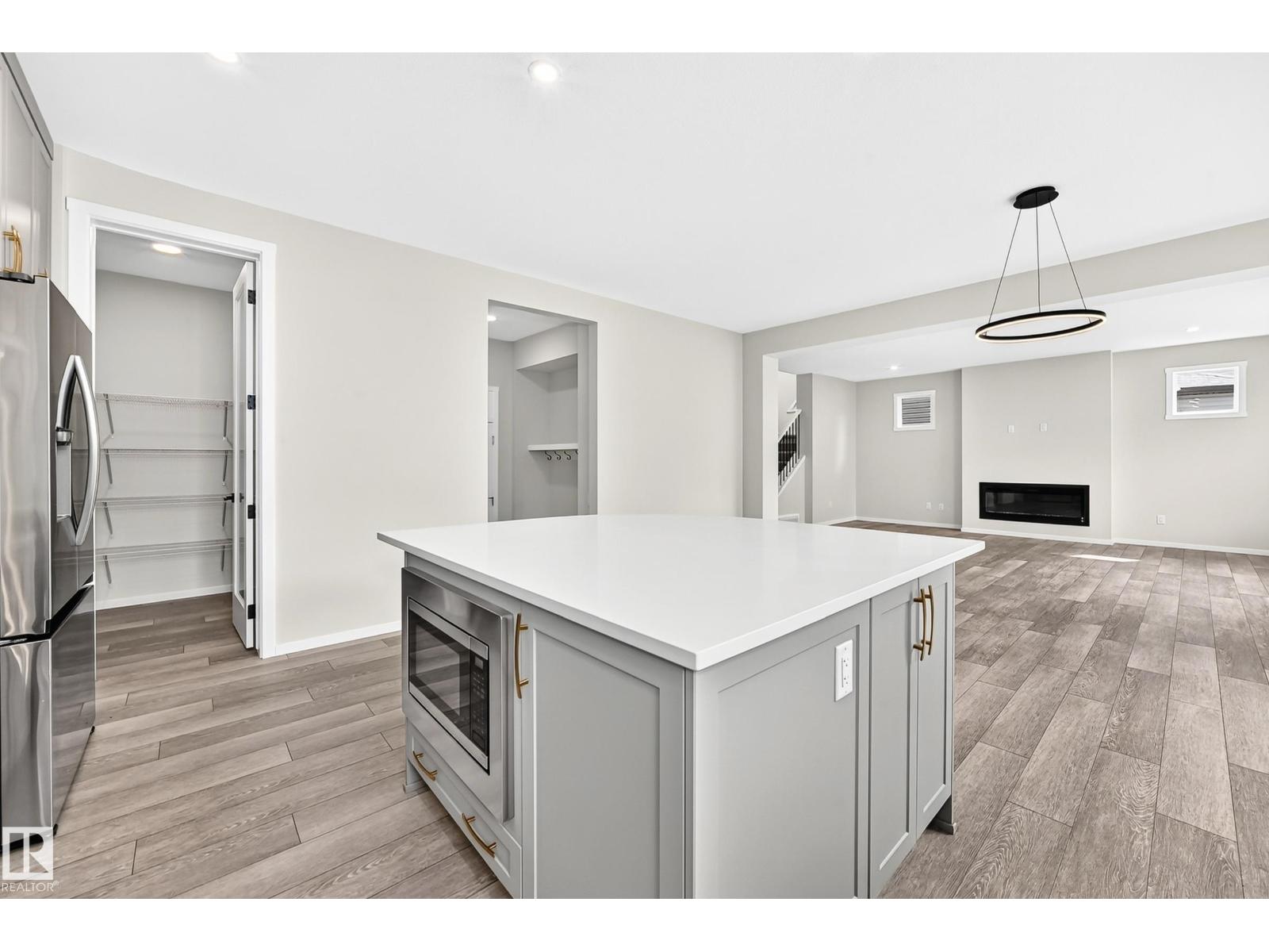 1516 205 St Nw Property Photo 9