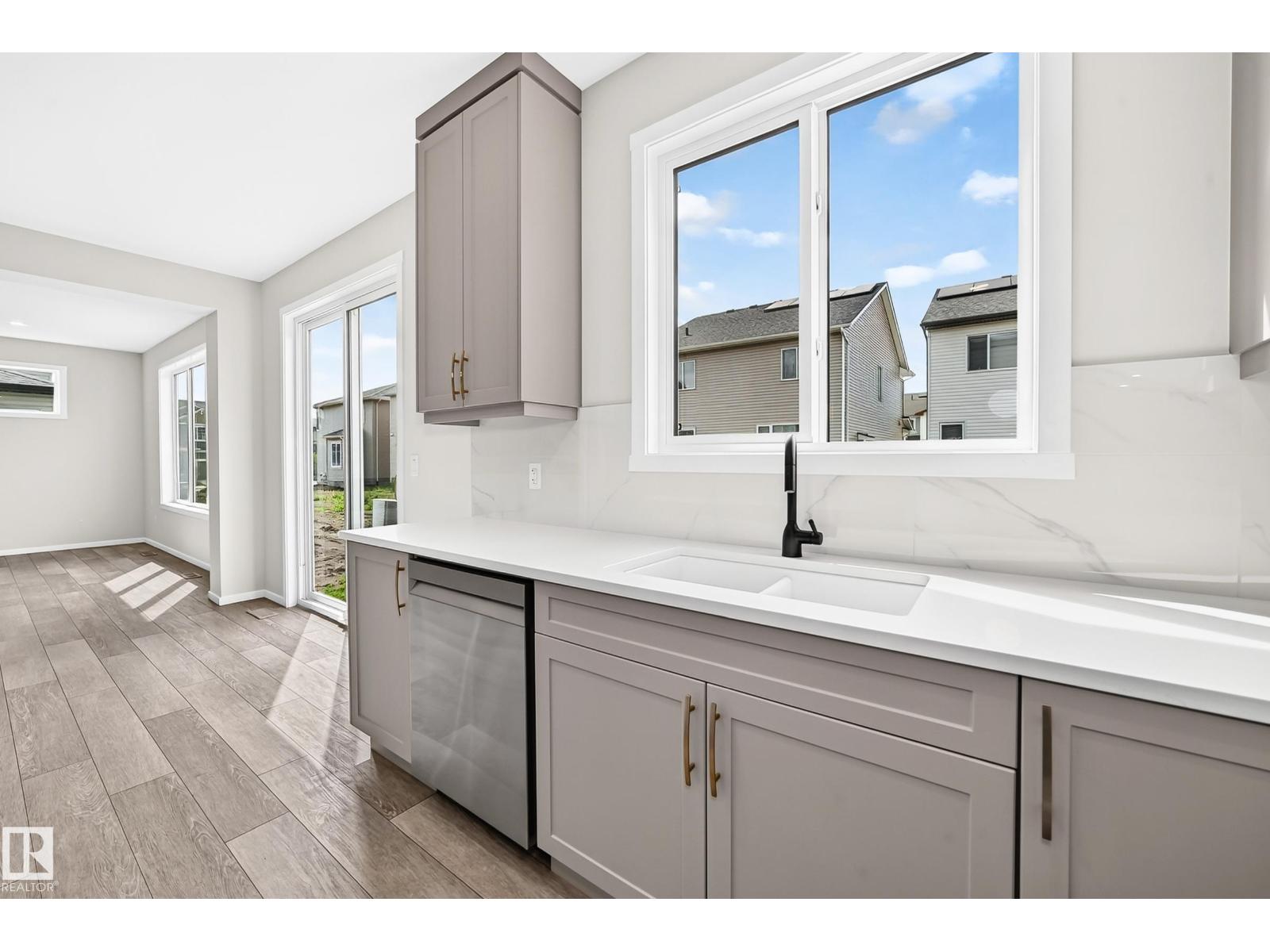 1516 205 St Nw Property Photo 11