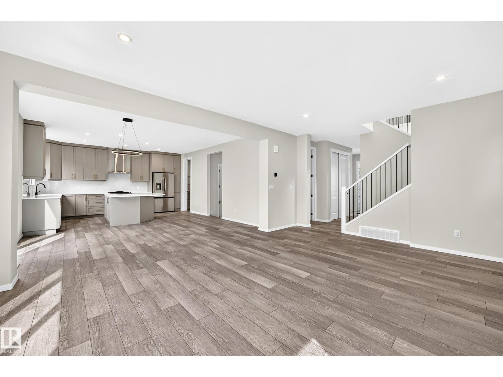 1516 205 St Nw Property Photo 16