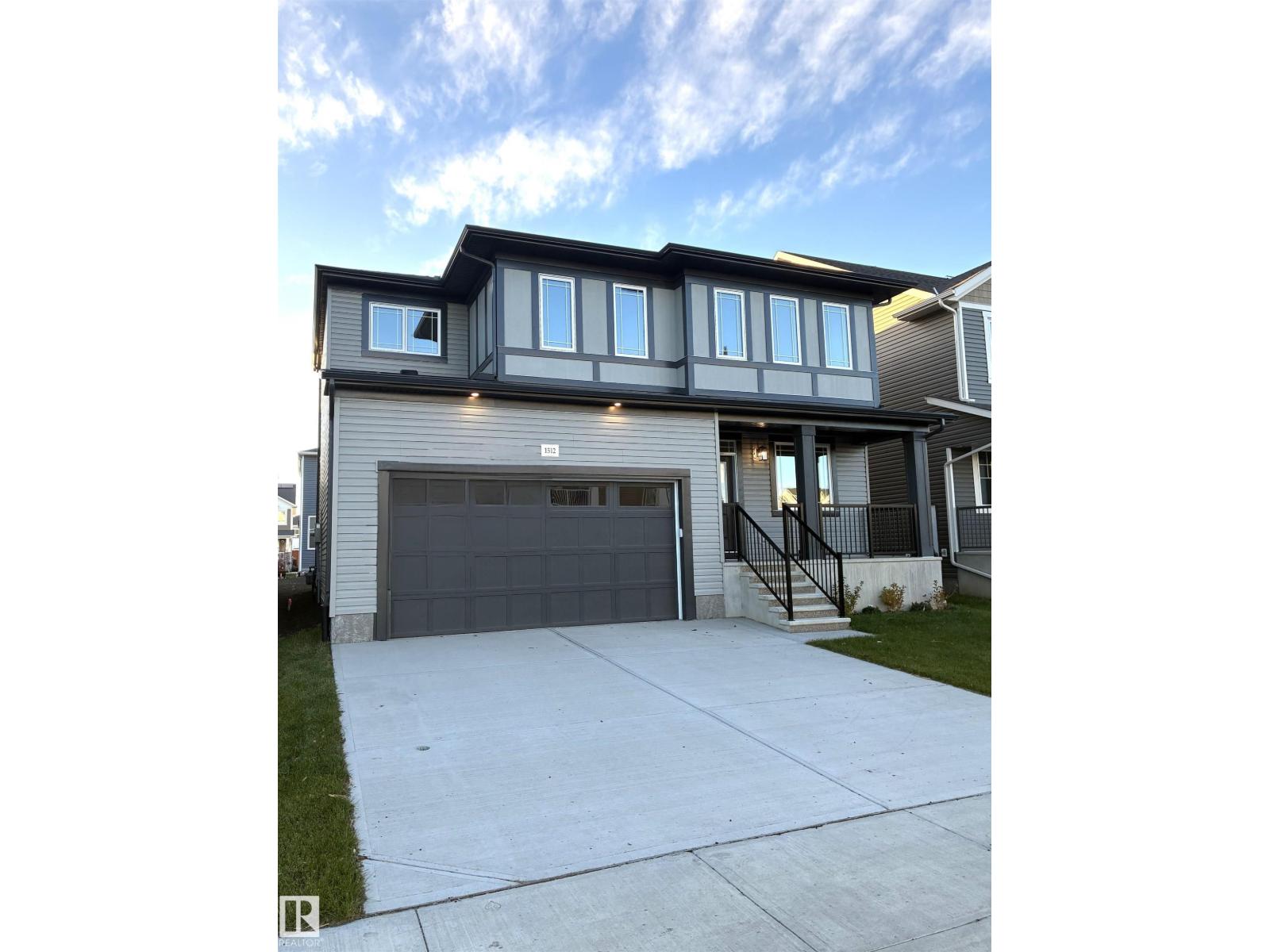 1512 205 ST NW Property Photo 1