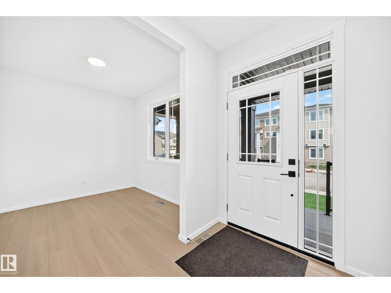 1512 205 St Nw Property Photo 3