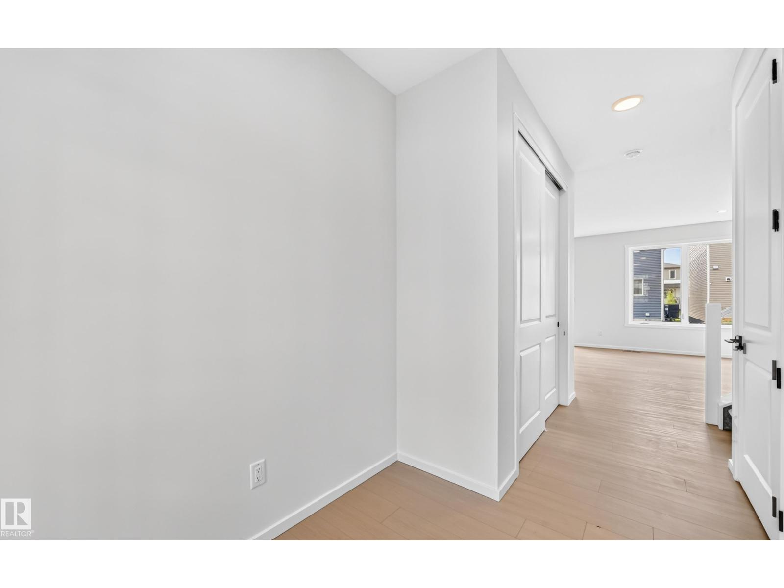 1512 205 St Nw Property Photo 4