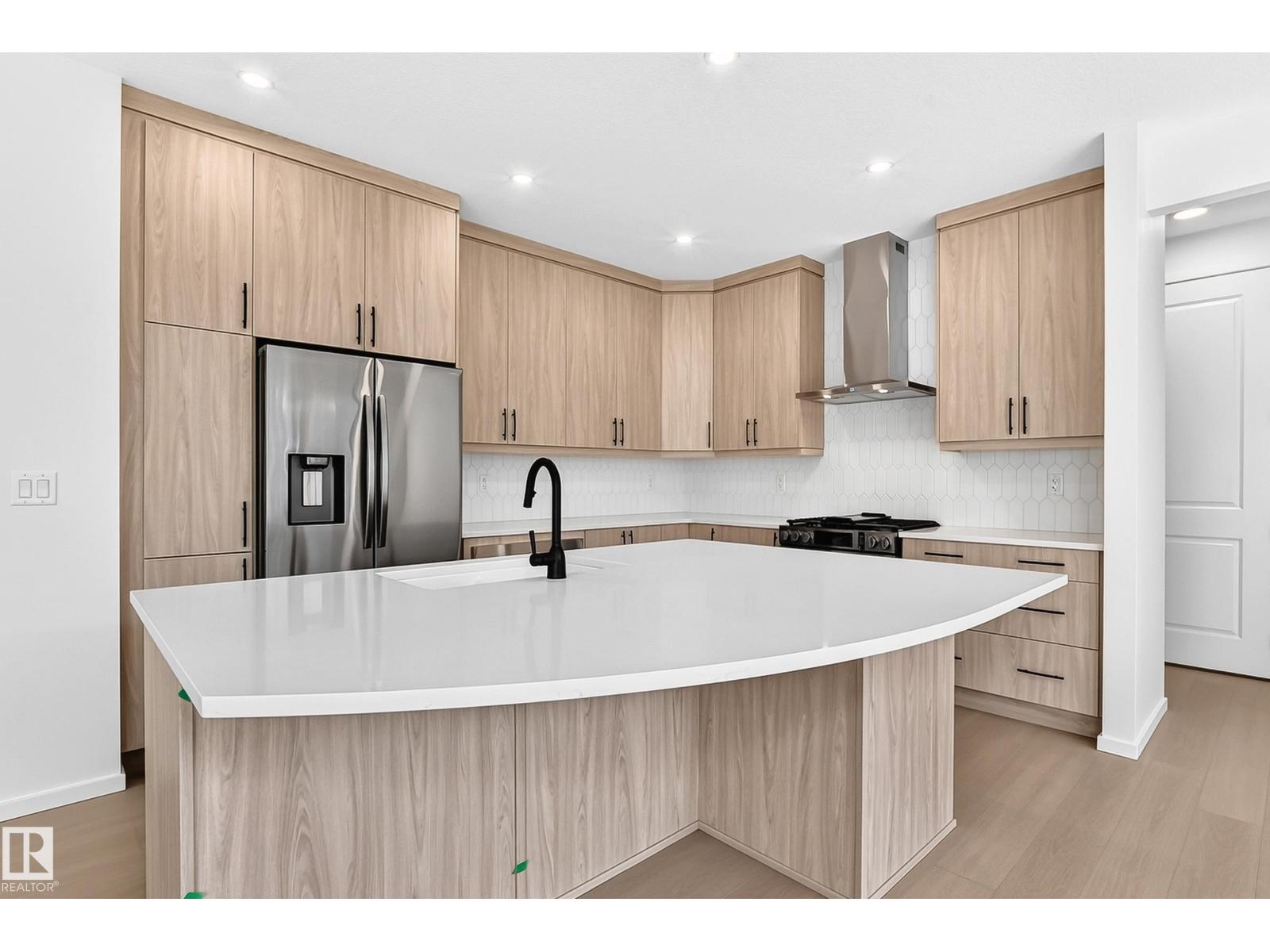 1512 205 St Nw Property Photo 5