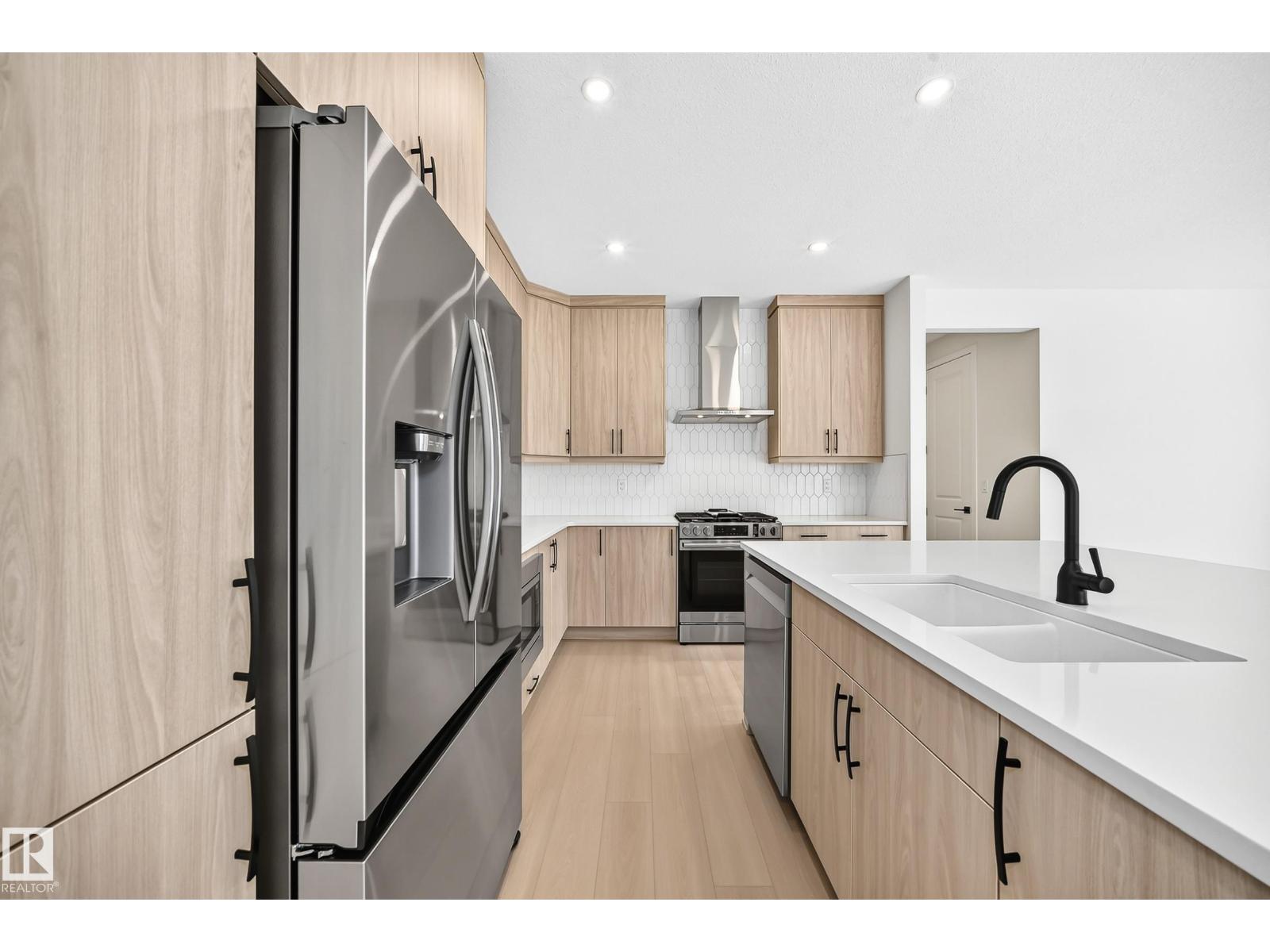 1512 205 St Nw Property Photo 7