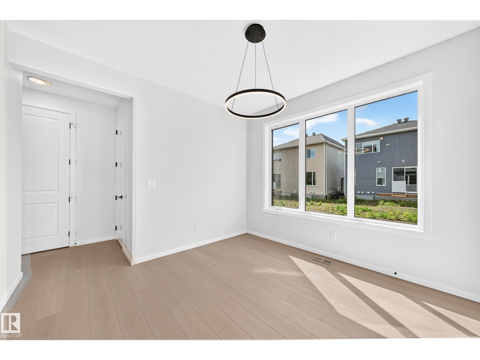 1512 205 St Nw Property Photo 14