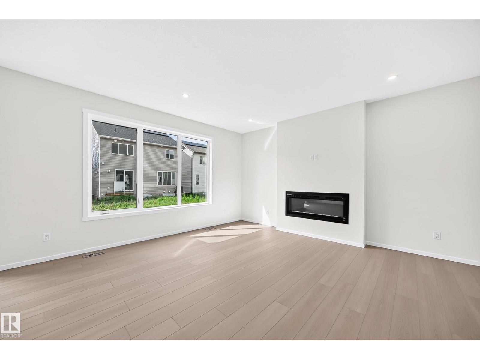 1512 205 St Nw Property Photo 16