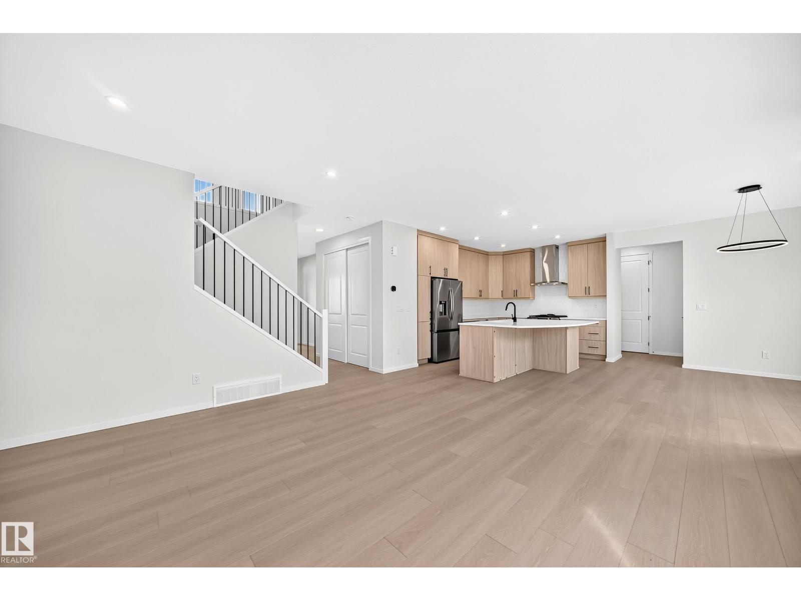 1512 205 St Nw Property Photo 18