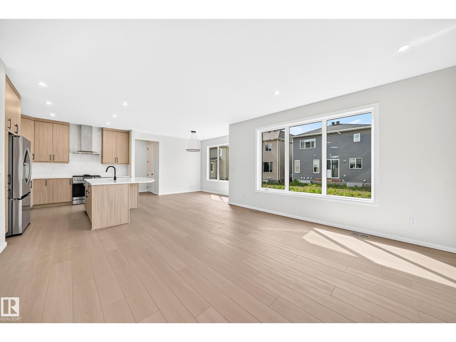 1512 205 St Nw Property Photo 19