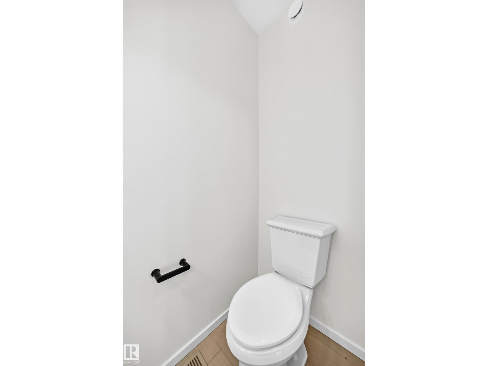 1512 205 St Nw Property Photo 23