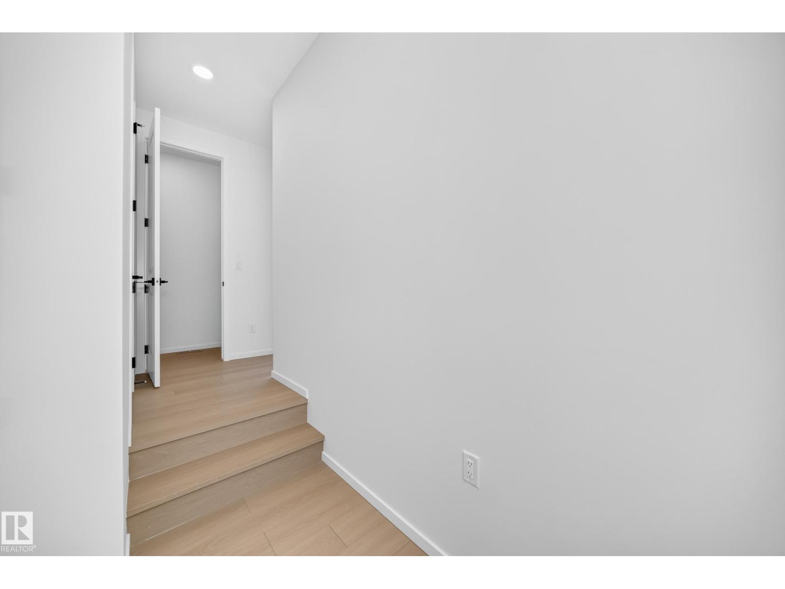 1512 205 St Nw Property Photo 27