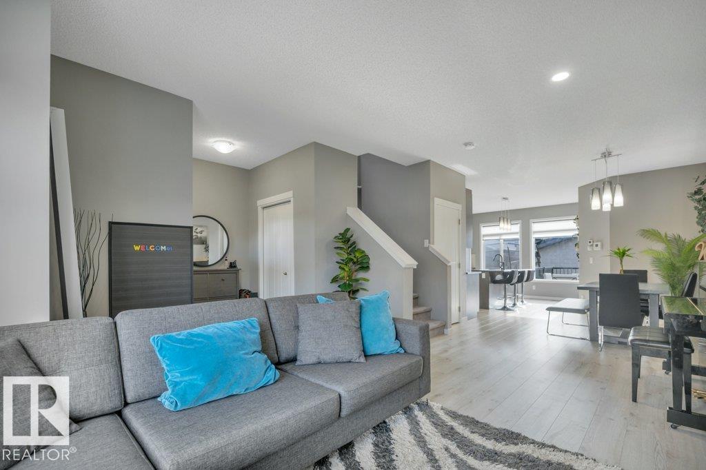 7435 181 Av Nw Property Photo 9