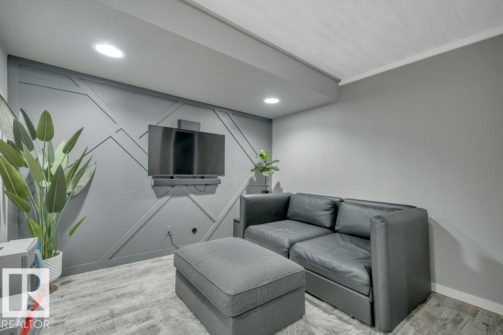 7435 181 Av Nw Property Photo 38