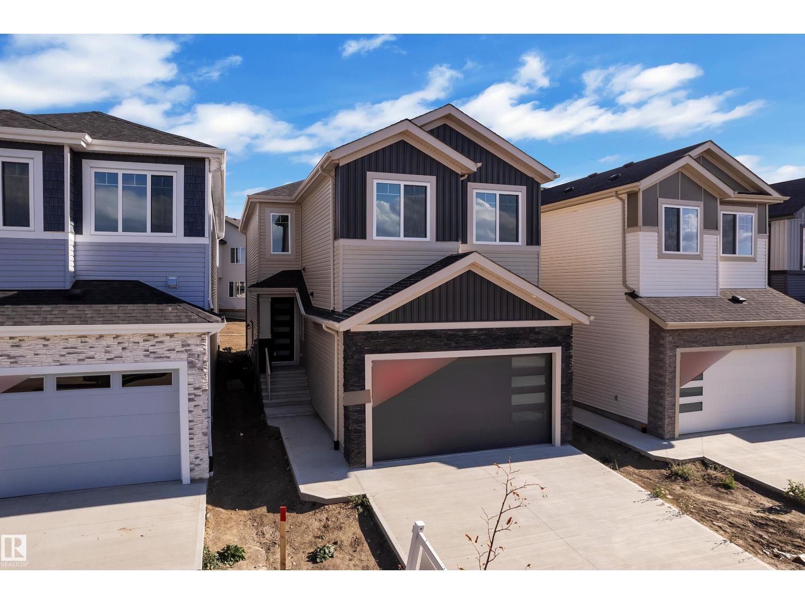 4311 36 St Property Photo 2