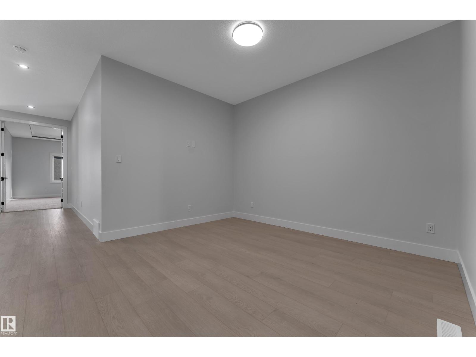 4311 36 St Property Photo 31