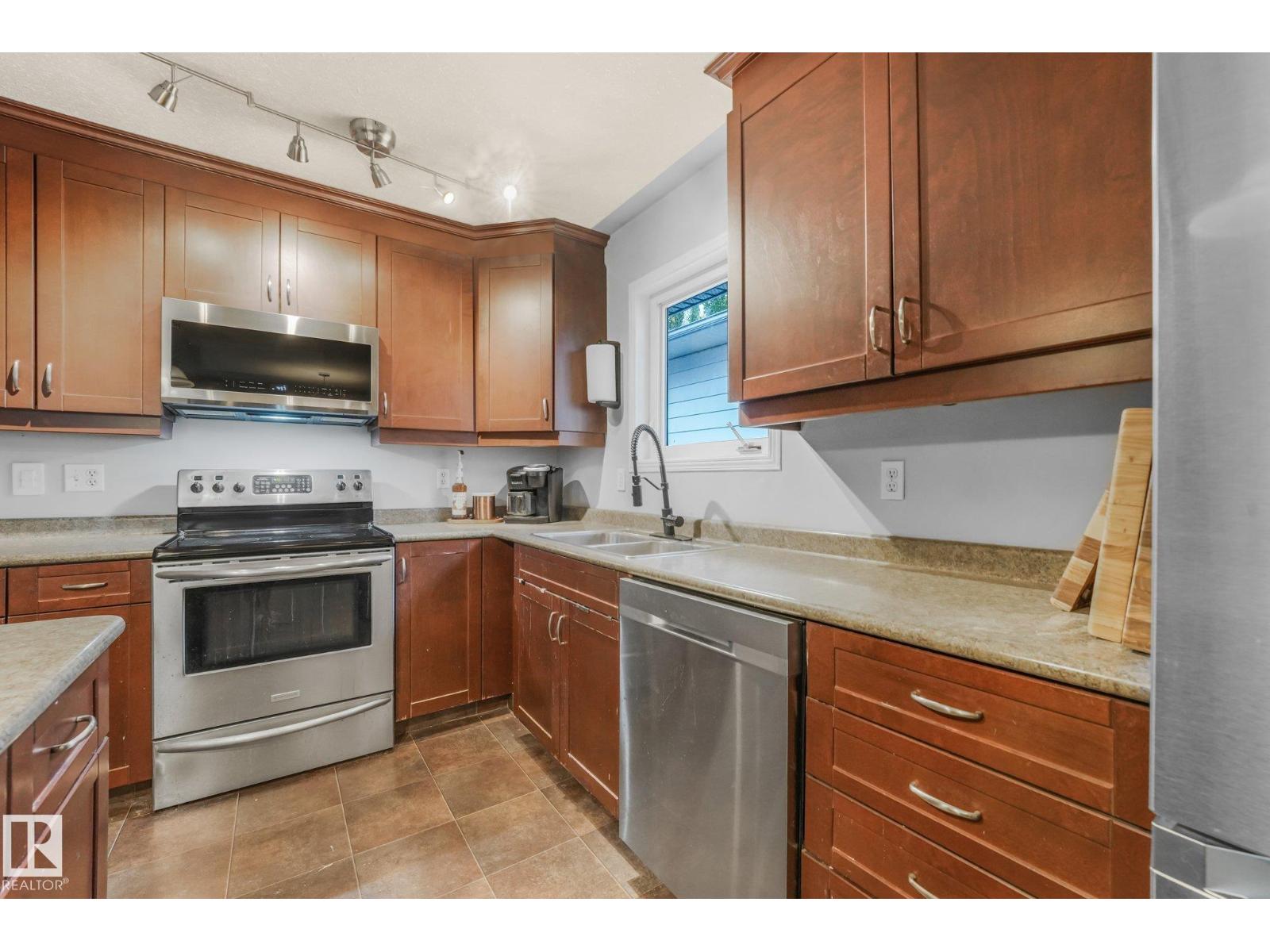 9617 151 St Nw Property Photo 42