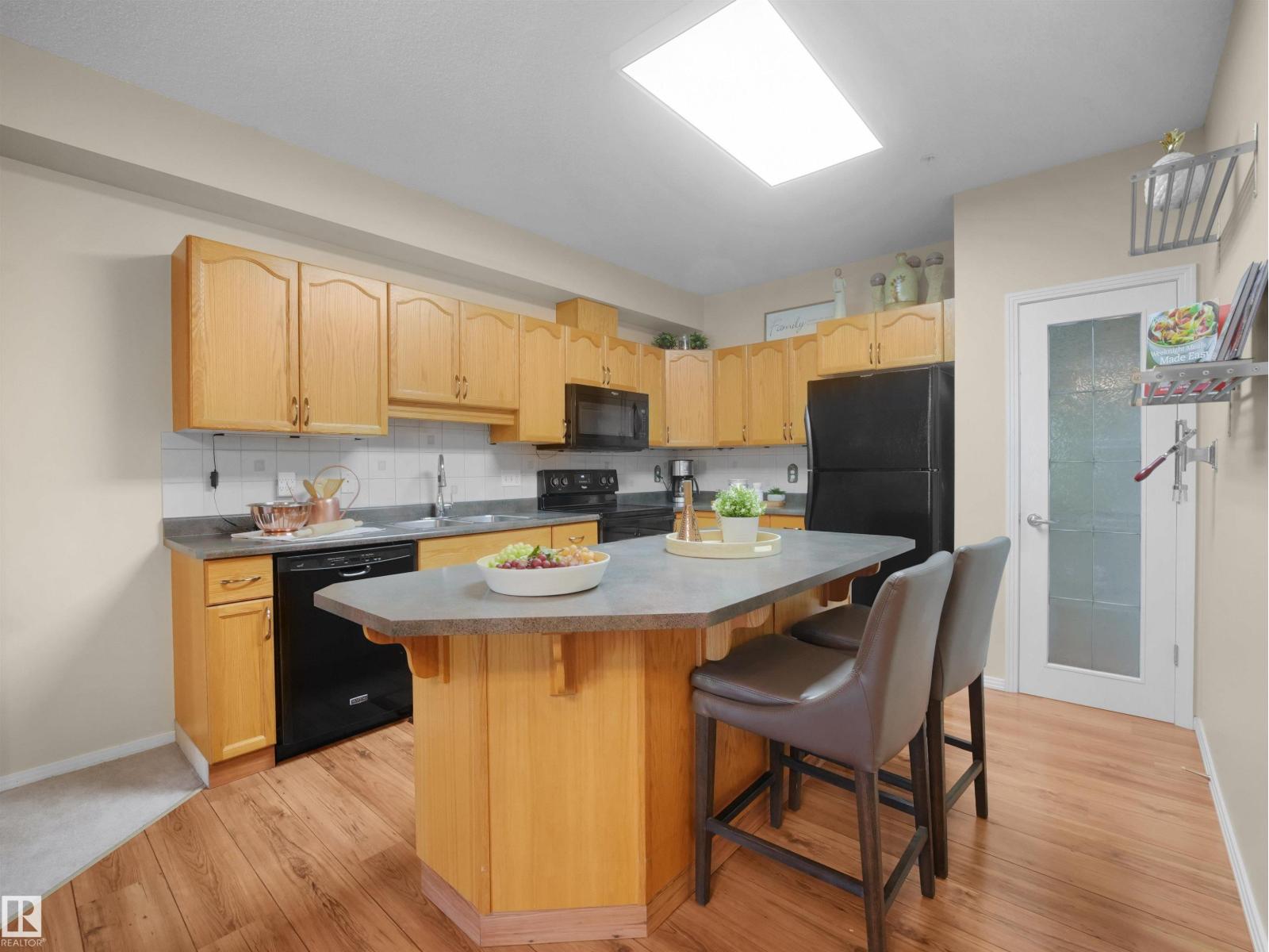 #206 12111 51 Av Nw Property Photo 9