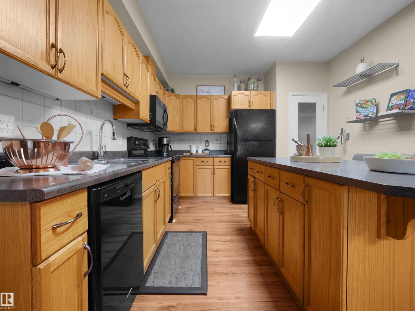 #206 12111 51 Av Nw Property Photo 11