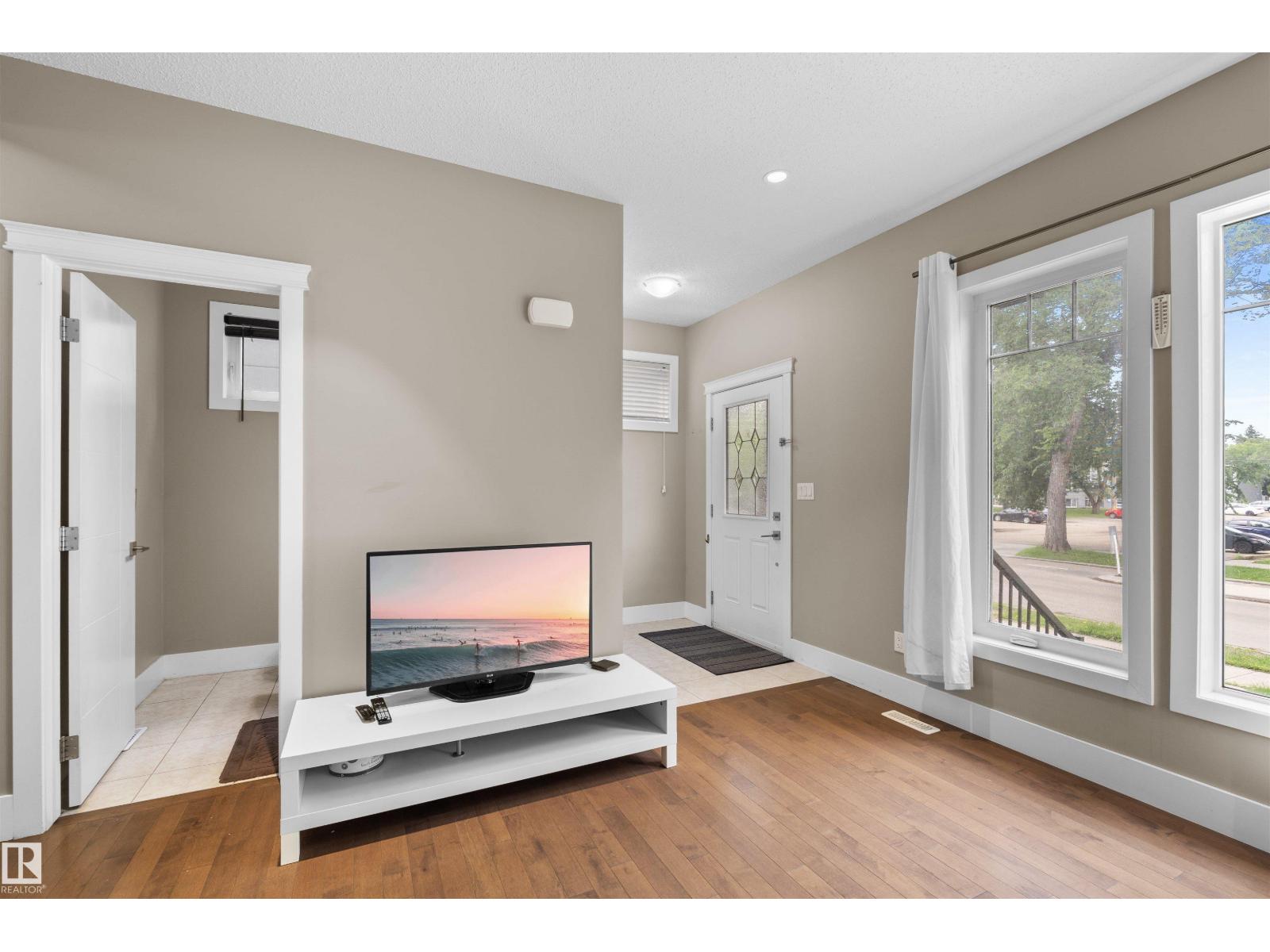 11719 127 St Nw Property Photo 5