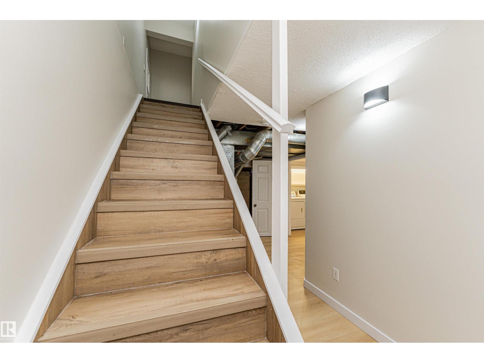 29 Grenfell Av Property Photo 14