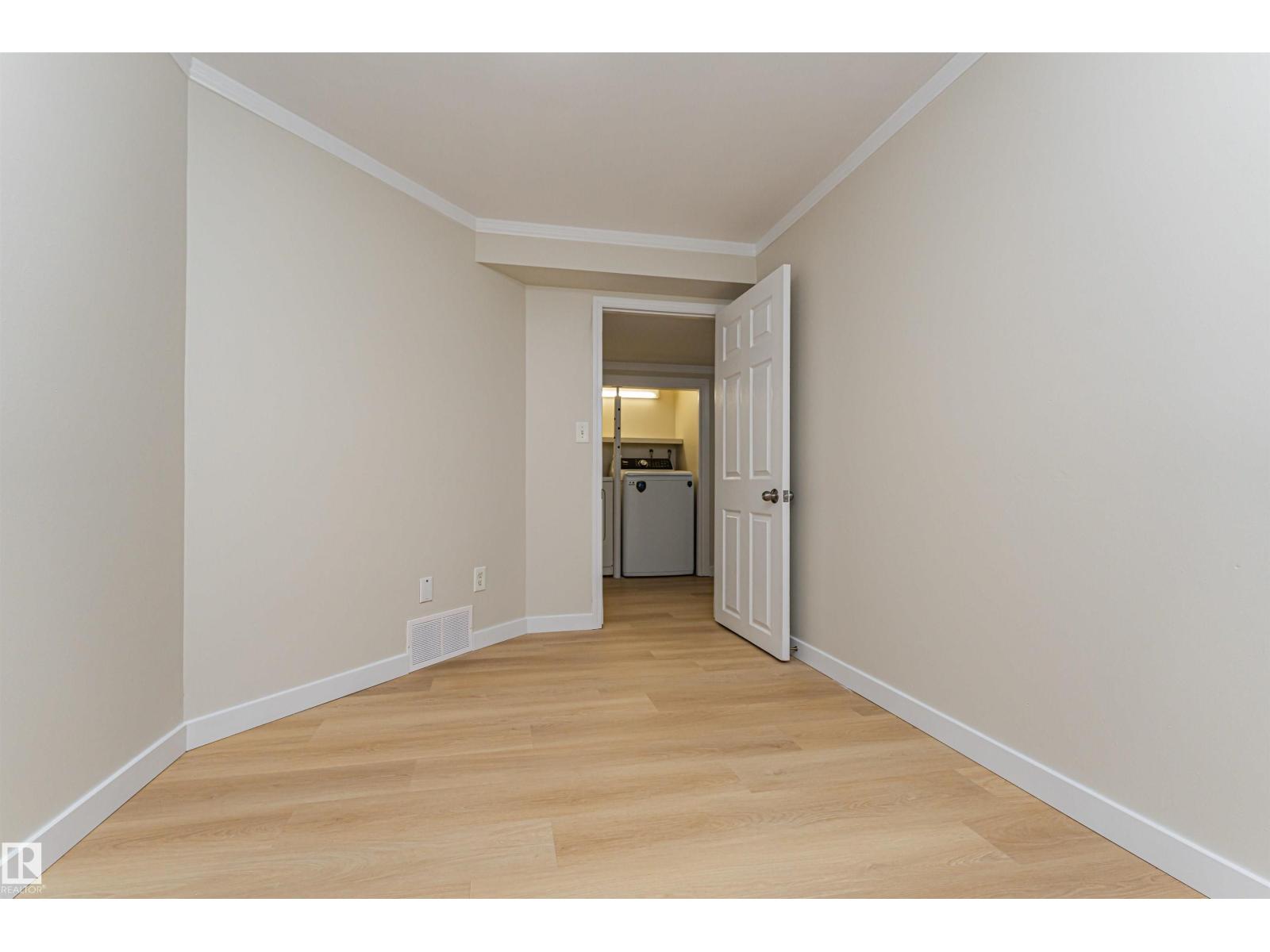 29 Grenfell Av Property Photo 35