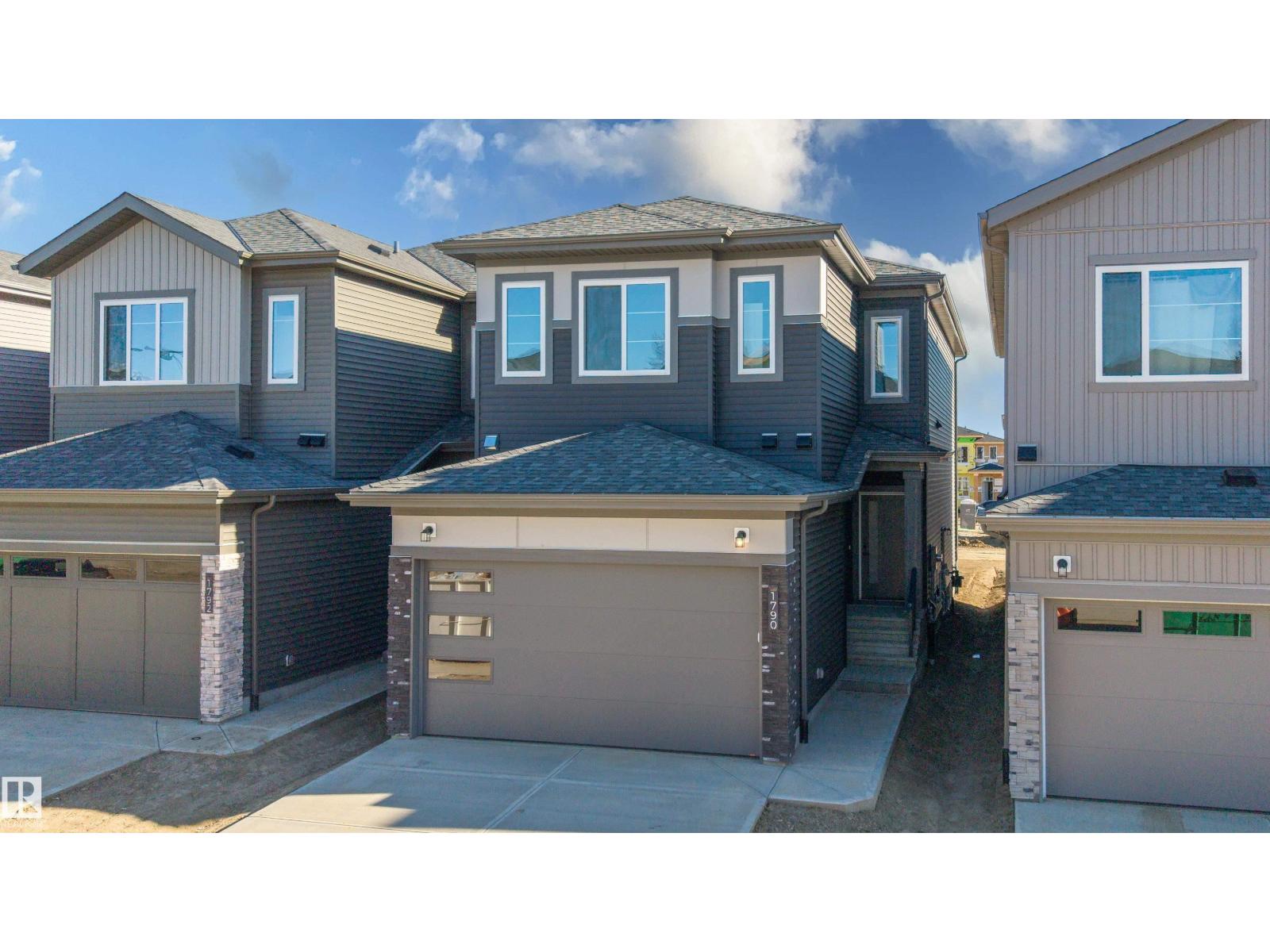 1790 Crossbill LO NW Property Photo 1