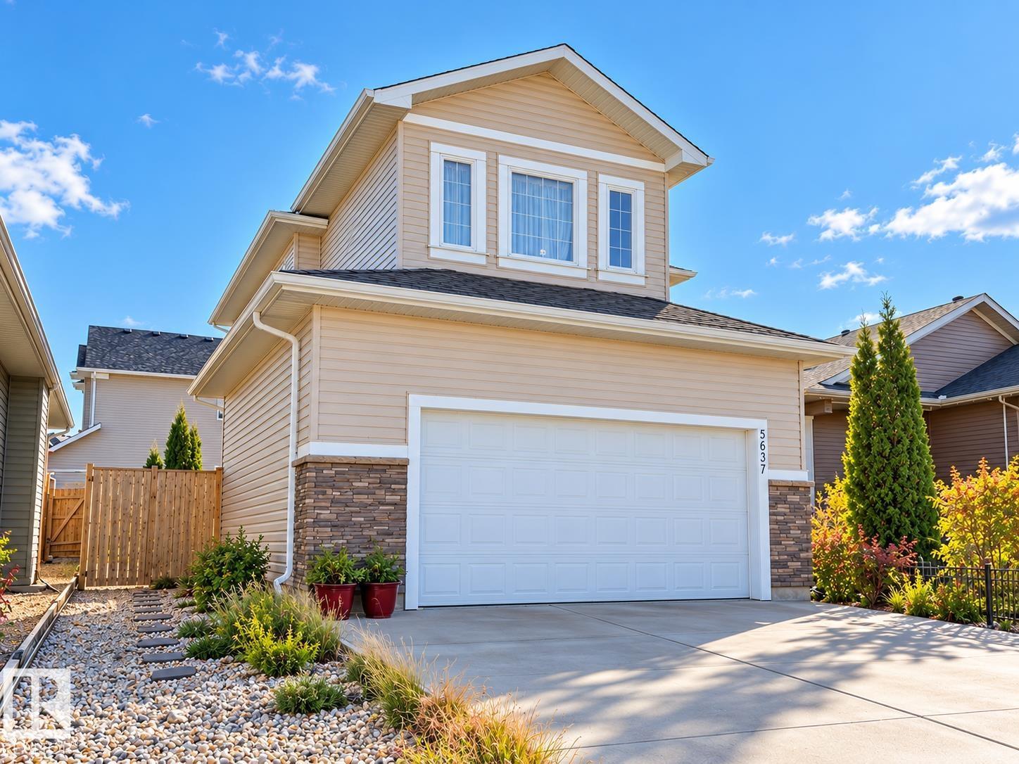 5637 51 Av Property Photo 1