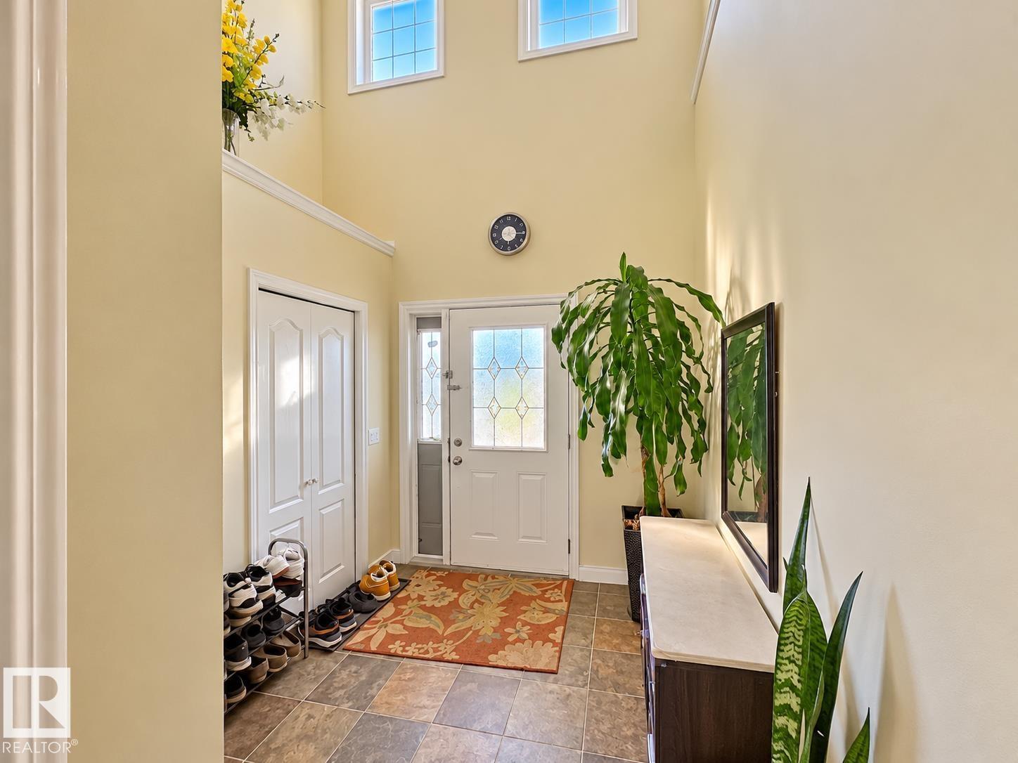 5637 51 Av Property Photo 4