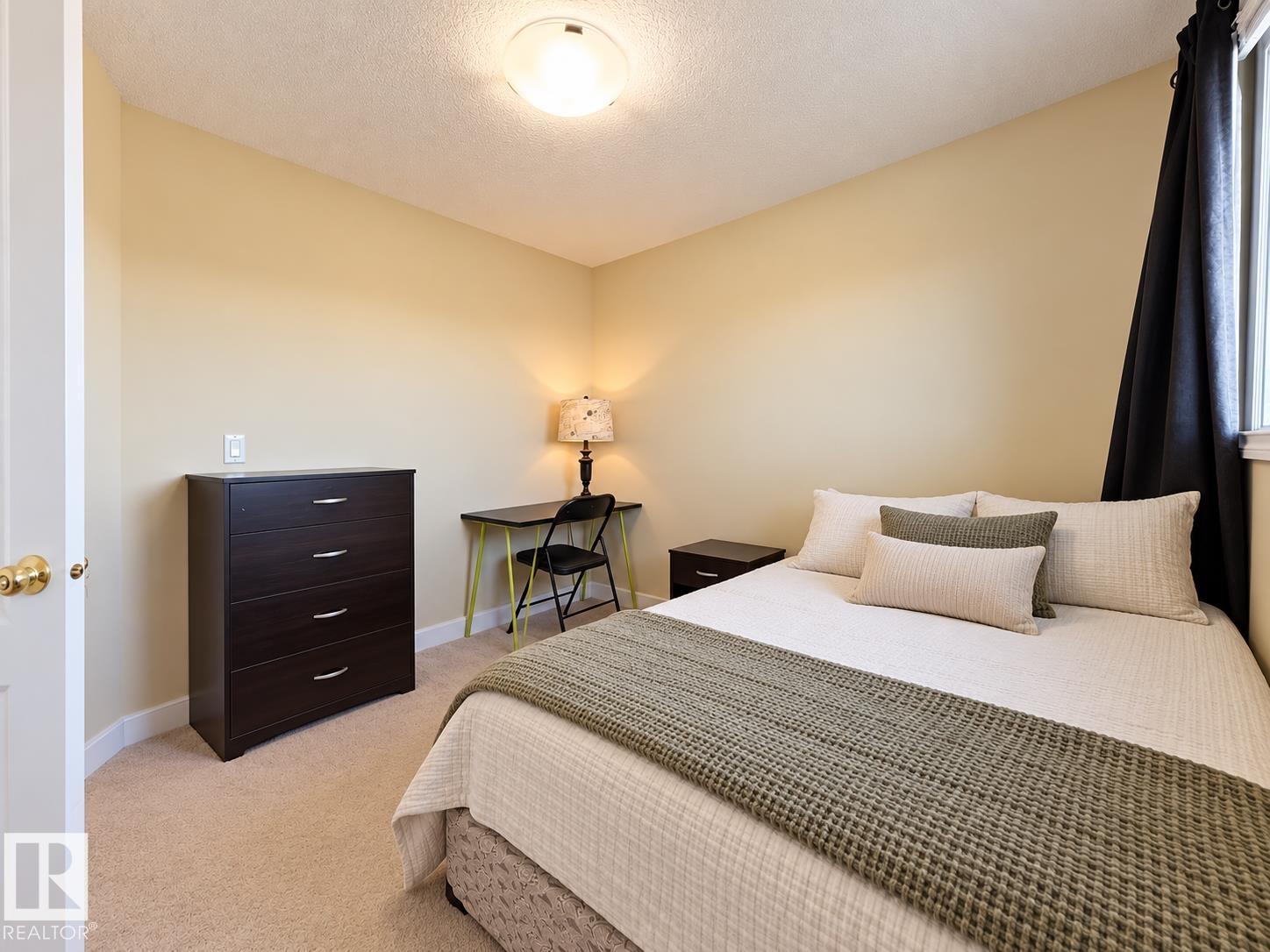 5637 51 Av Property Photo 8