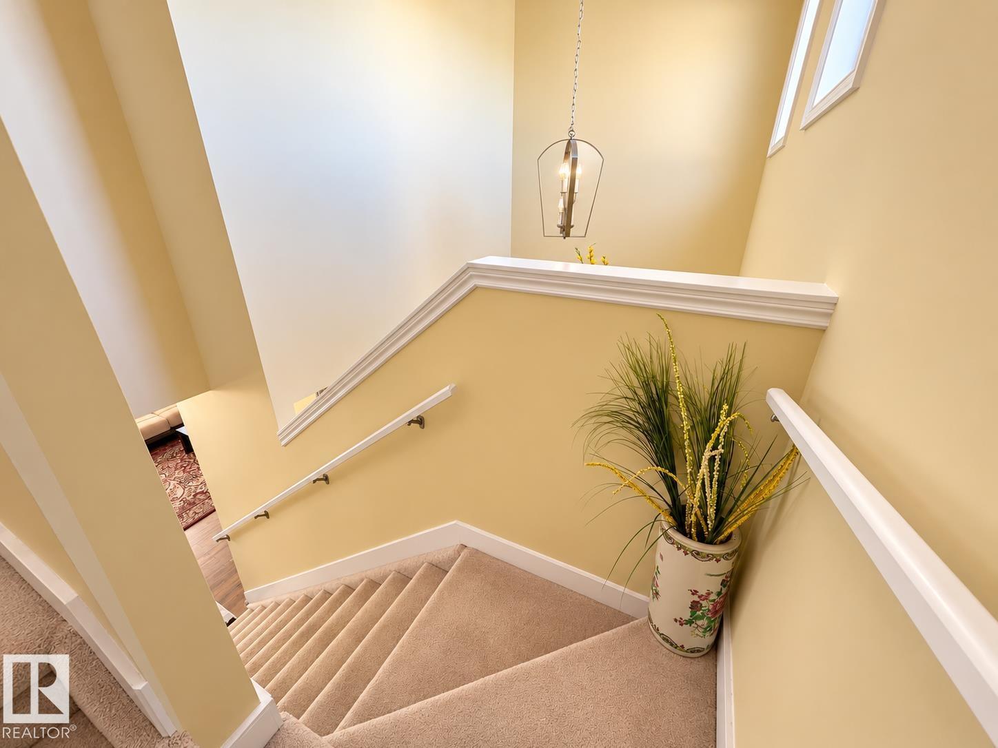 5637 51 Av Property Photo 11