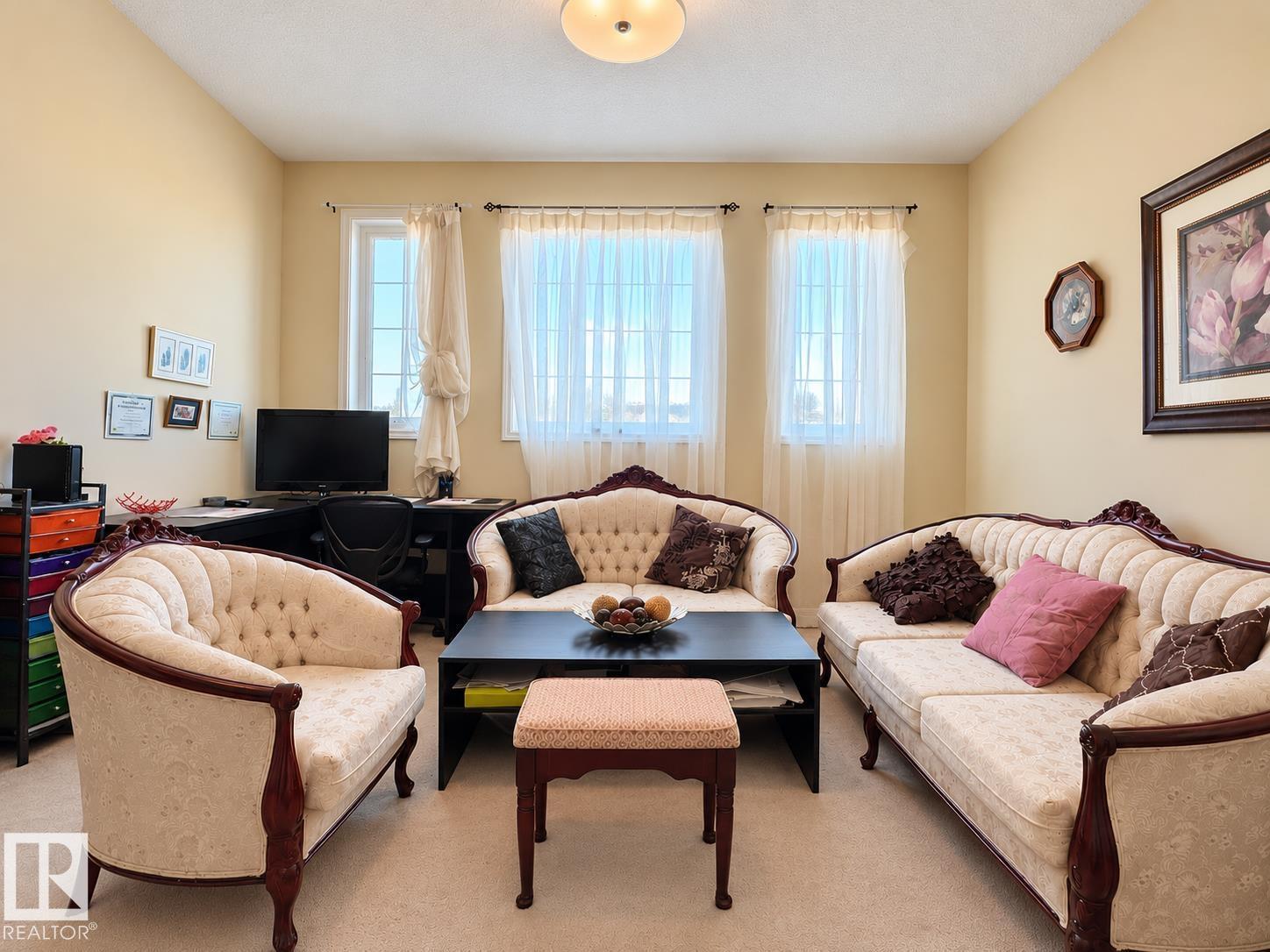 5637 51 Av Property Photo 12