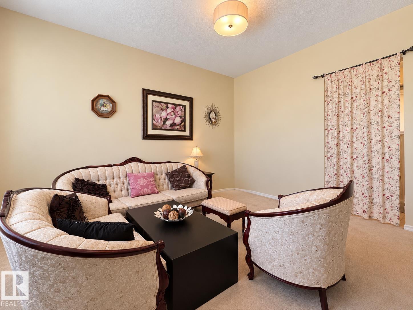 5637 51 Av Property Photo 14