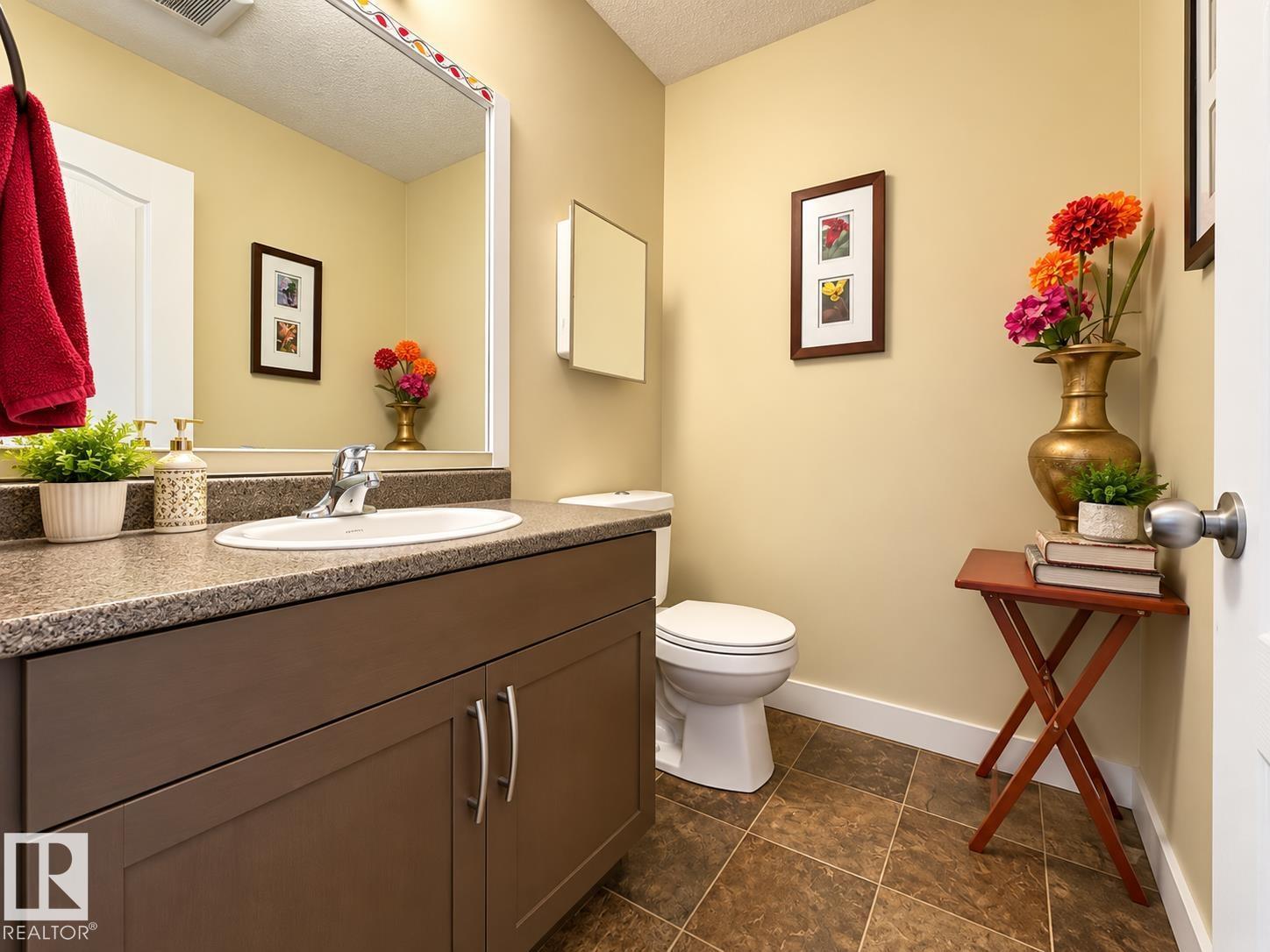 5637 51 Av Property Photo 18