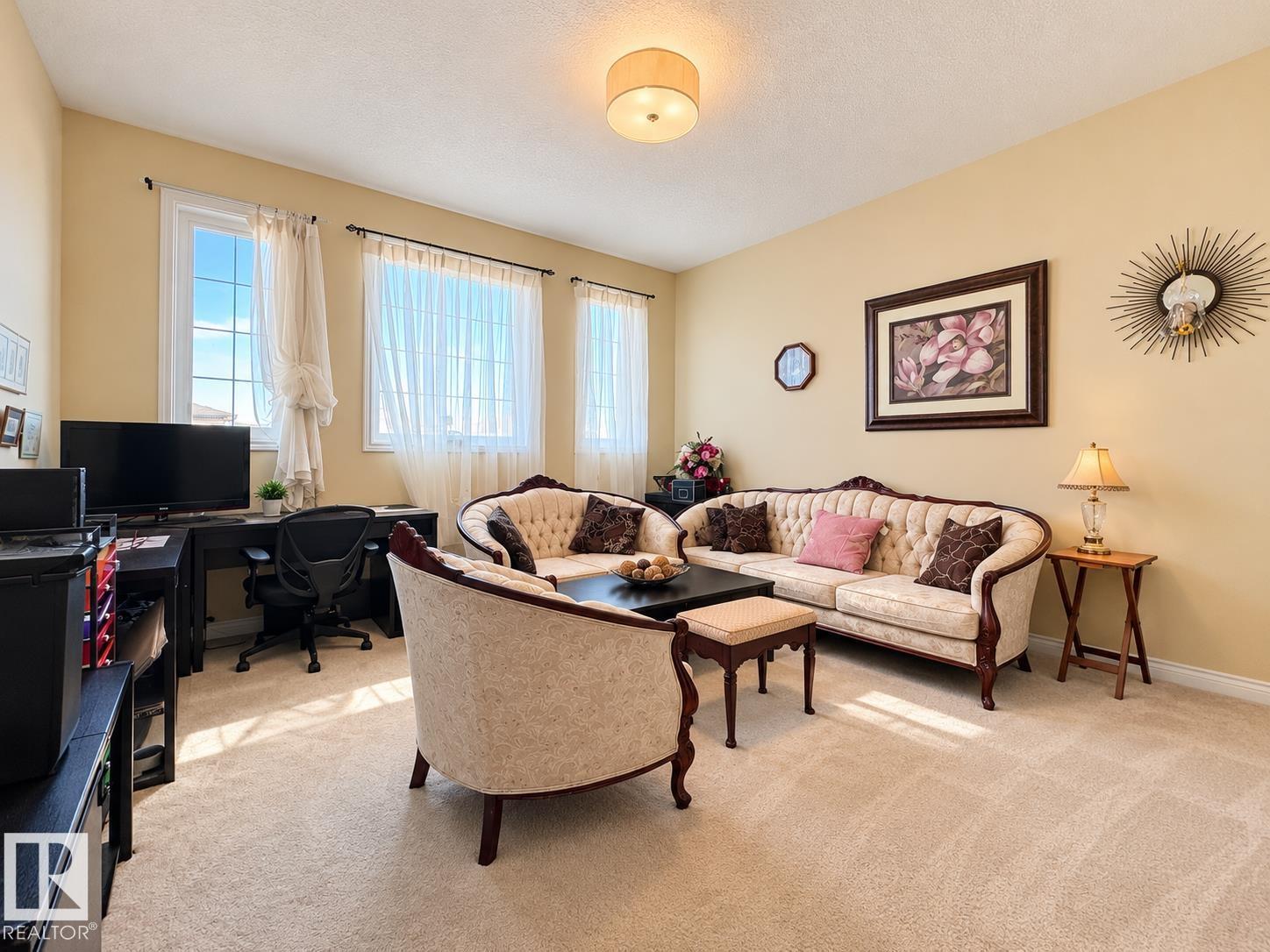 5637 51 Av Property Photo 26
