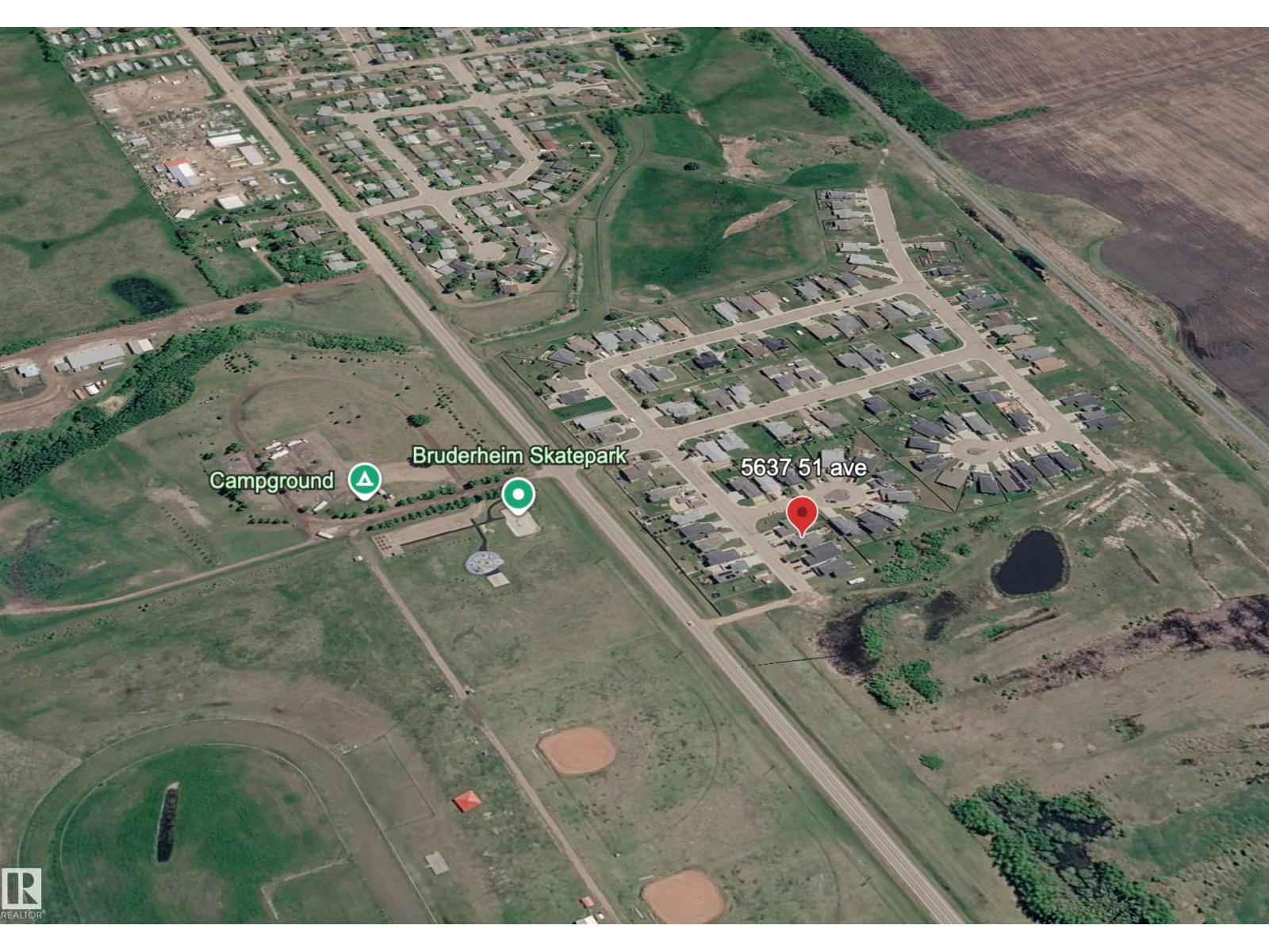 5637 51 Av Property Photo 28