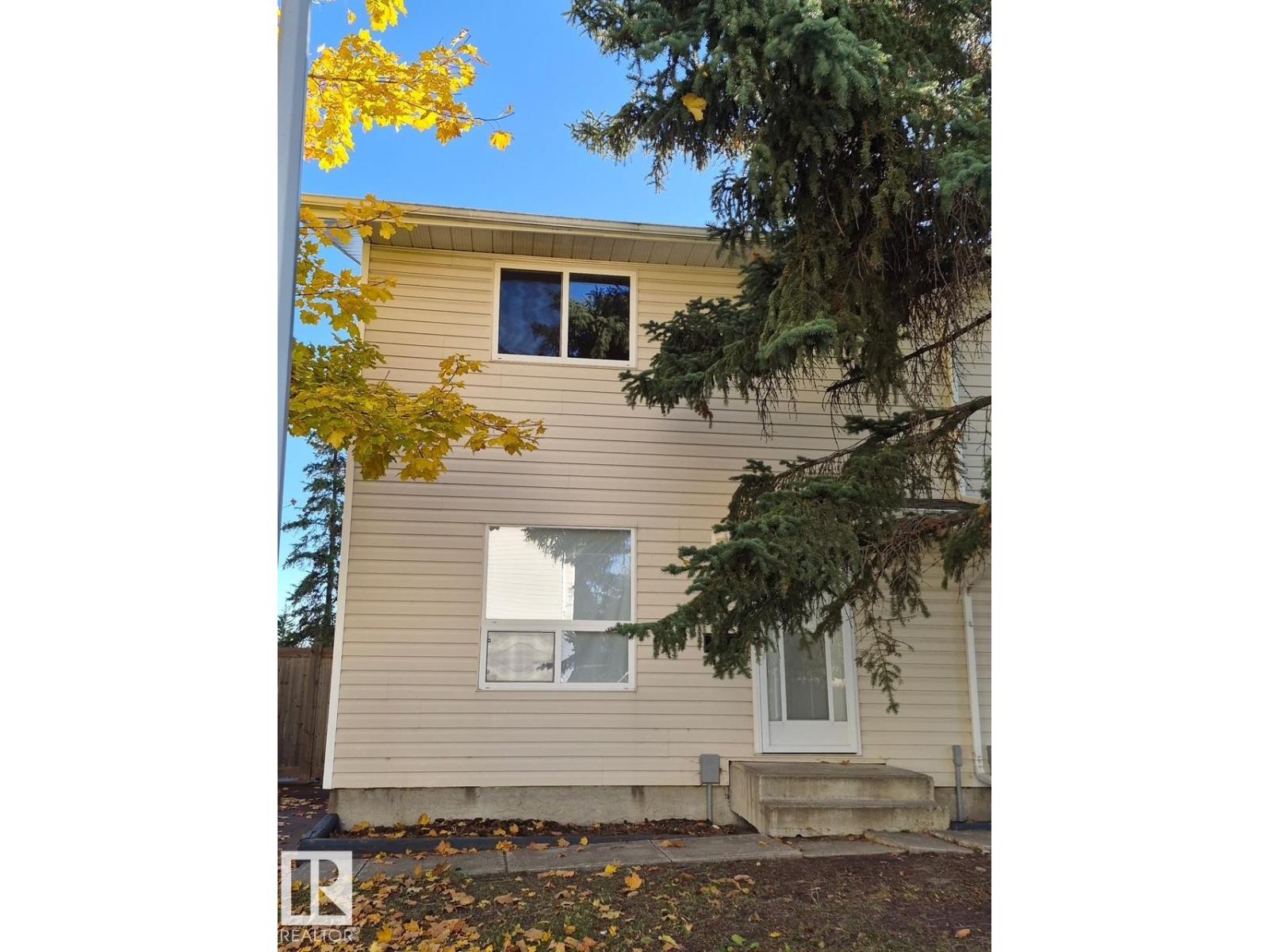 18223 74 Av Nw Property Photo 2