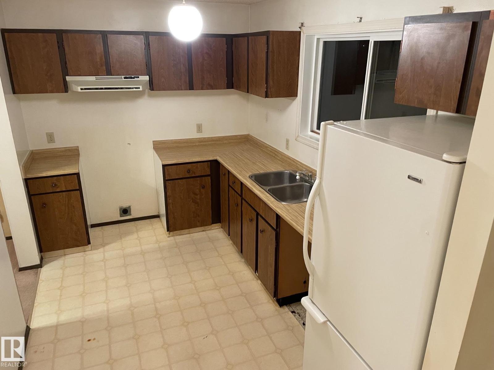 18223 74 Av Nw Property Photo 11