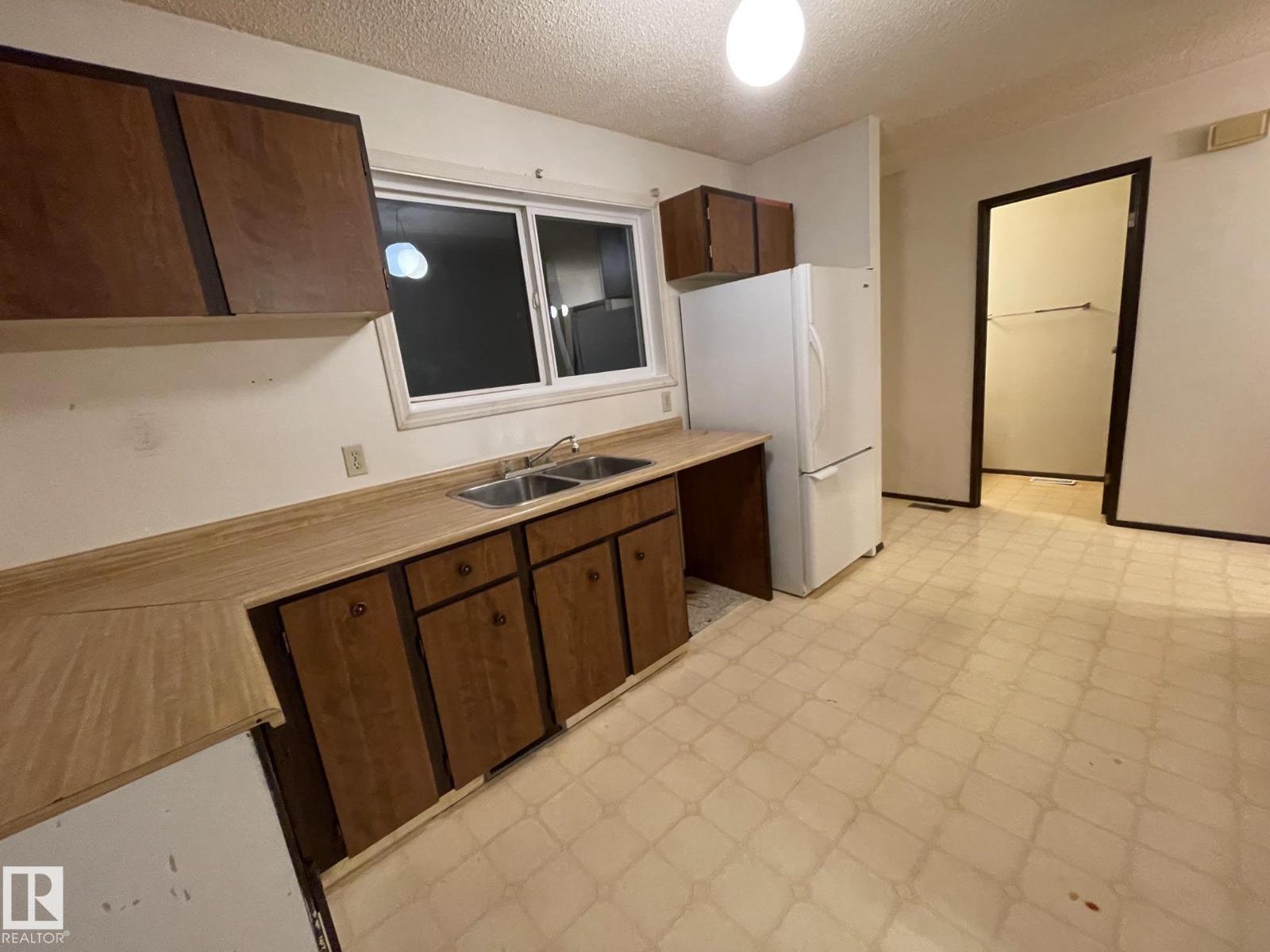 18223 74 Av Nw Property Photo 14