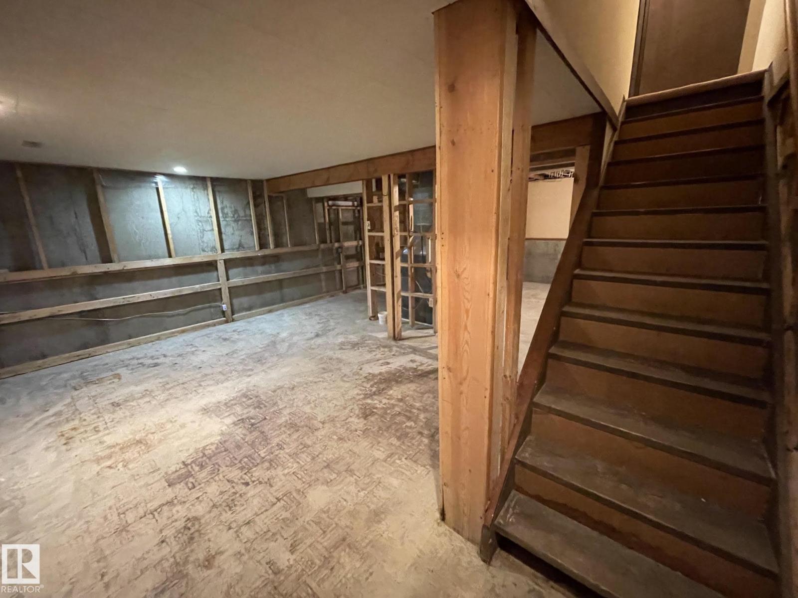 18223 74 Av Nw Property Photo 41