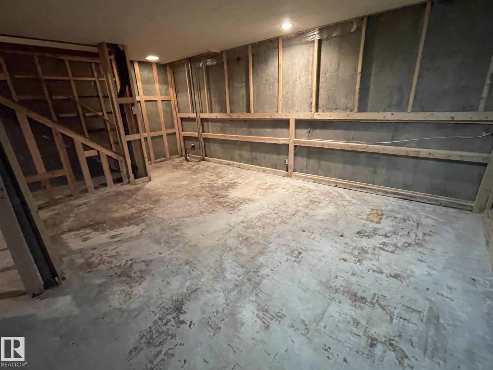 18223 74 Av Nw Property Photo 45
