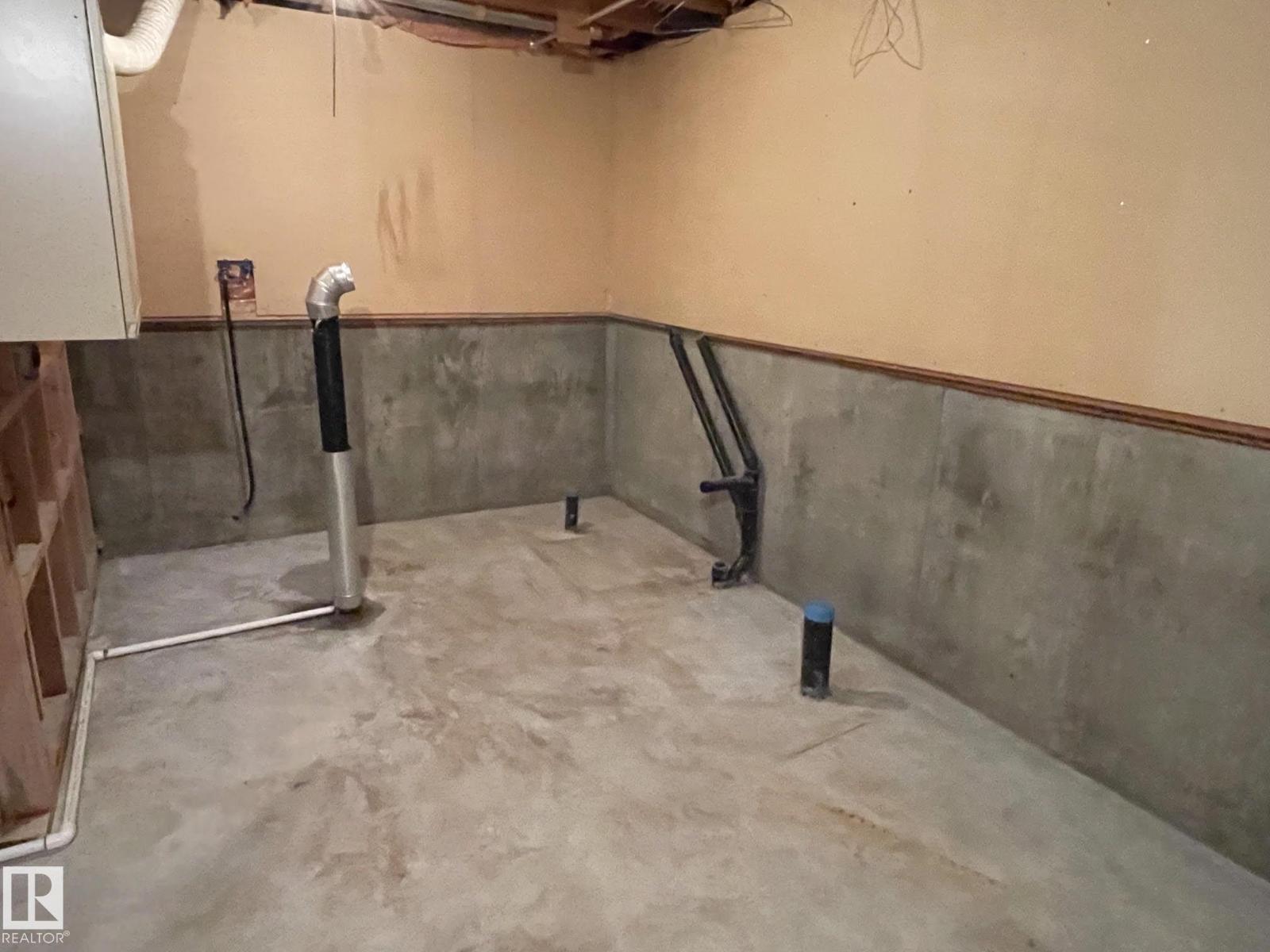 18223 74 Av Nw Property Photo 46