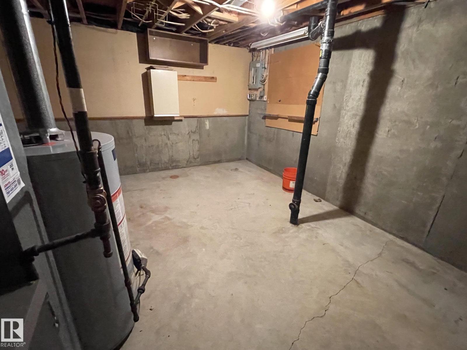 18223 74 Av Nw Property Photo 47