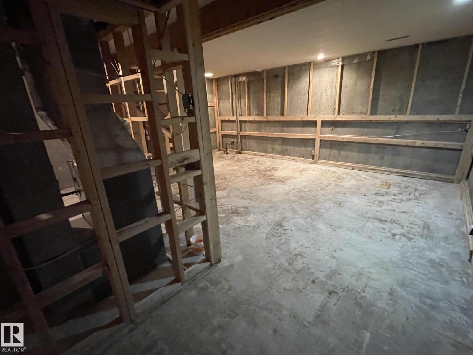 18223 74 Av Nw Property Photo 48