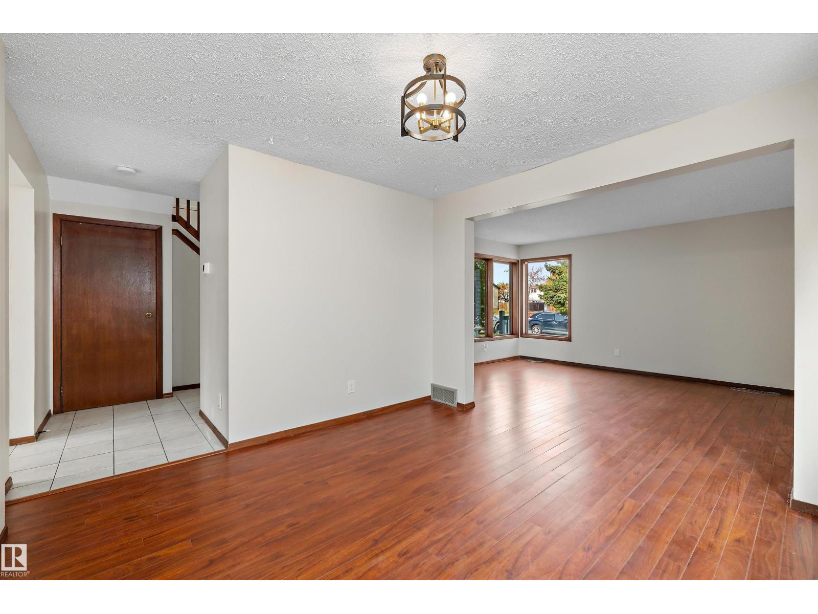 18923 82 Av Nw Property Photo 10