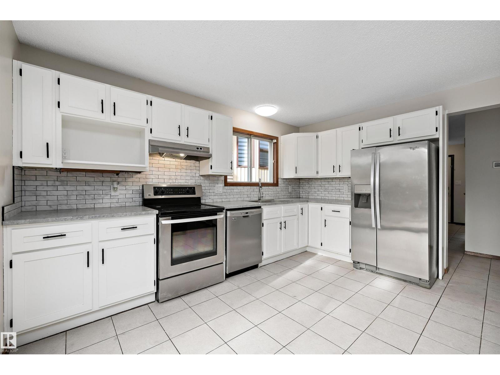 18923 82 Av Nw Property Photo 14